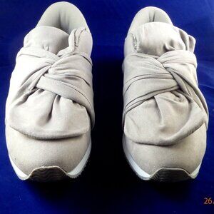 Womens Causal Shoes Size 10 New